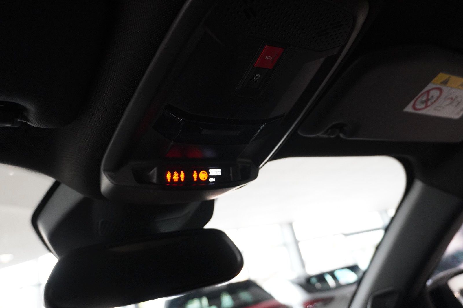 Fahrzeugabbildung Peugeot 2008 1.2 HYBRID GT E-DSC NAVI/LED/KAMERA/SPORT