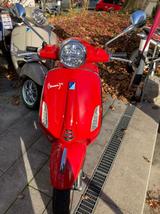Vespa Primavera 125 E5+ RED - Vespa Motorräder in München