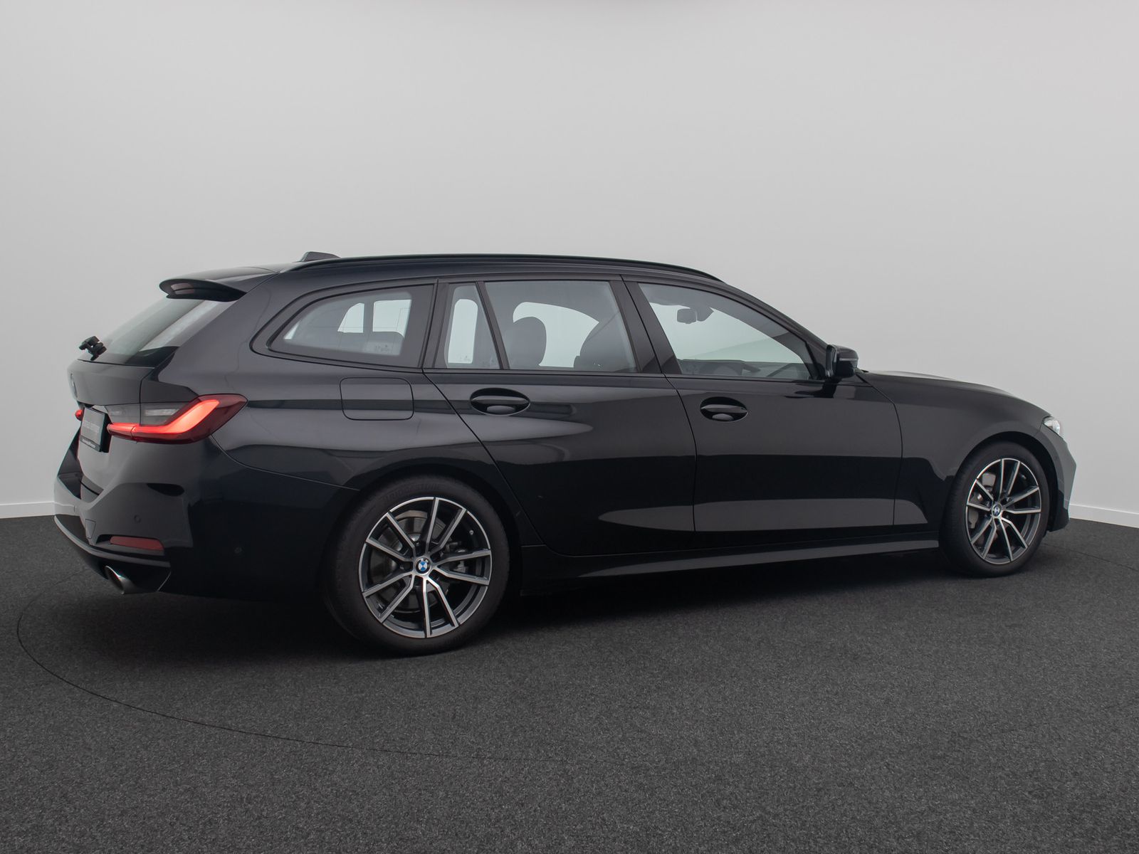 Fahrzeugabbildung BMW 330i Panoram Kamera HUD DAB H/K Komfort Alarm
