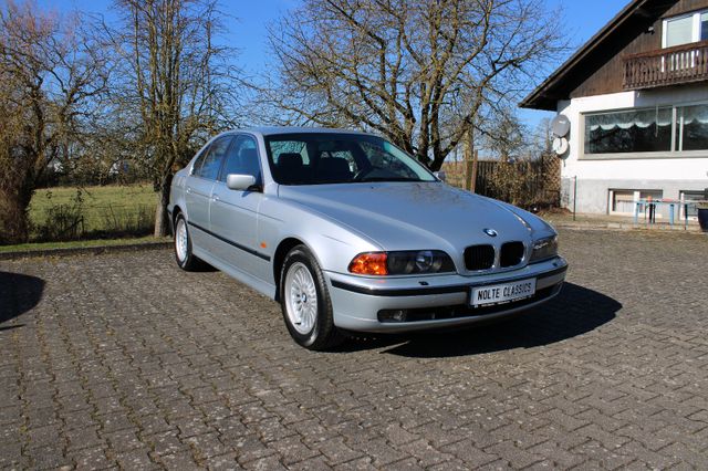 BMW E39 528i *erst 87tkm.* *Leder* *Xenon* *PDC*