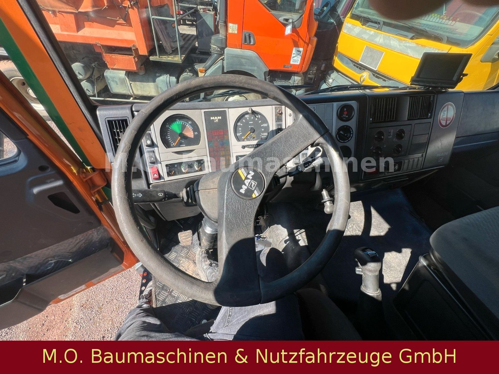 Fahrzeugabbildung MAN 26.440 /Assmann Saug & Spülwagen / 6x2 /