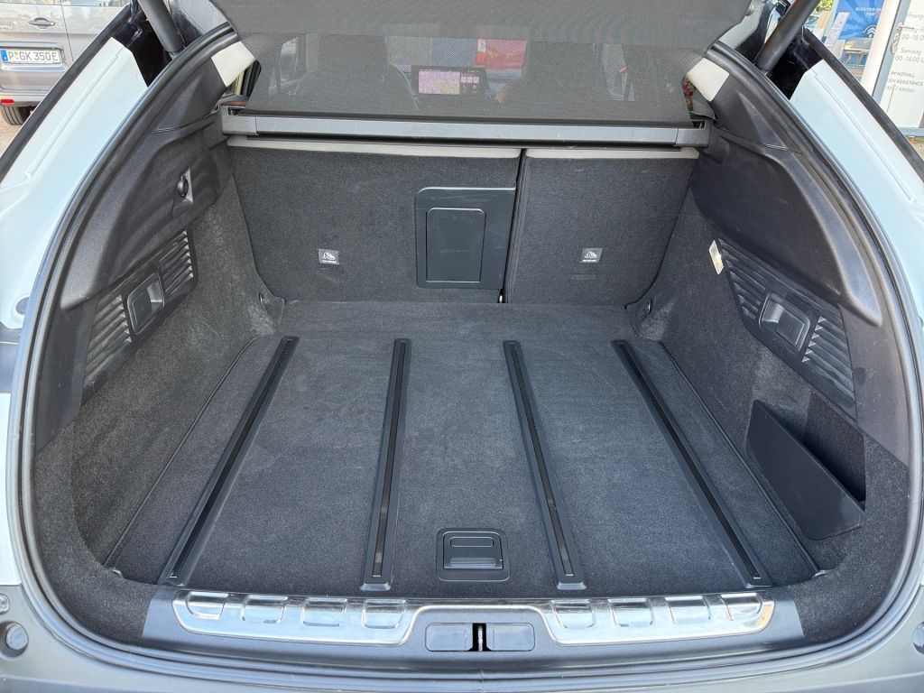Fahrzeugabbildung Citroën C5 X PureTech 180 Start&Stop EAT8 SHINE PACK