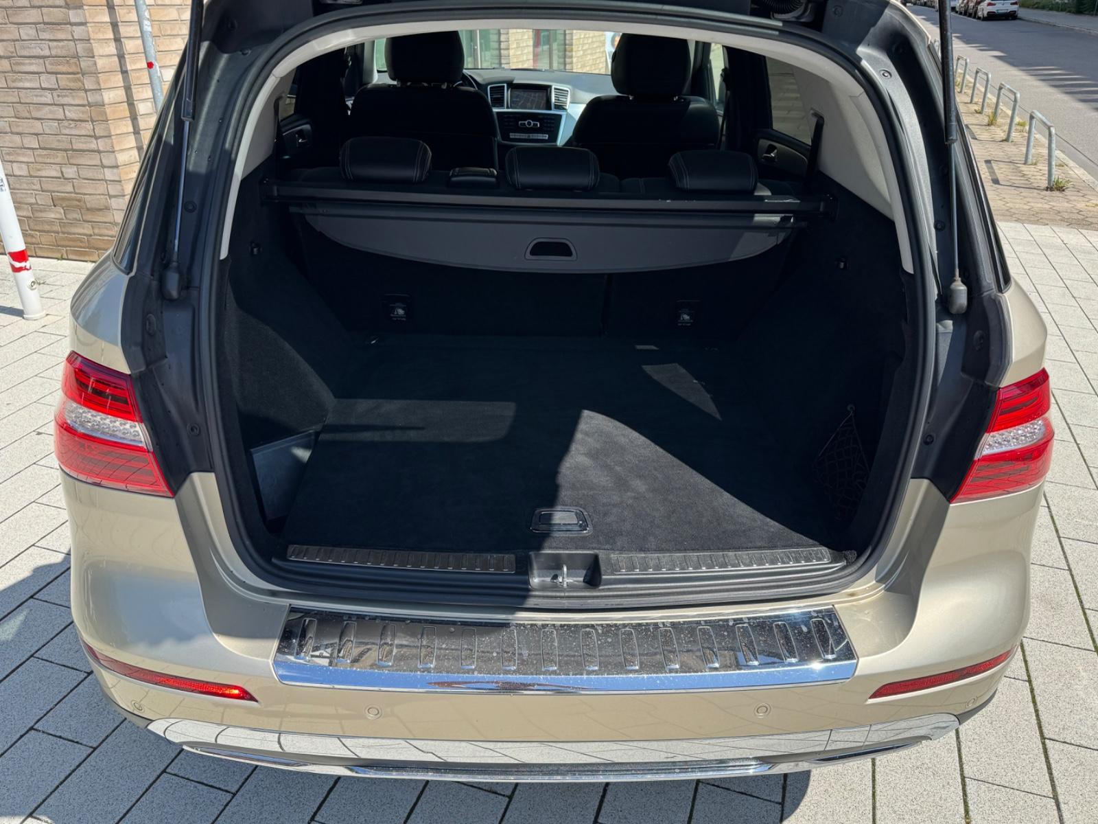 Mercedes-Benz ML 350 CDI BlueTec *AHK*RÜCKFAHRK*ELEKTRSITZ*