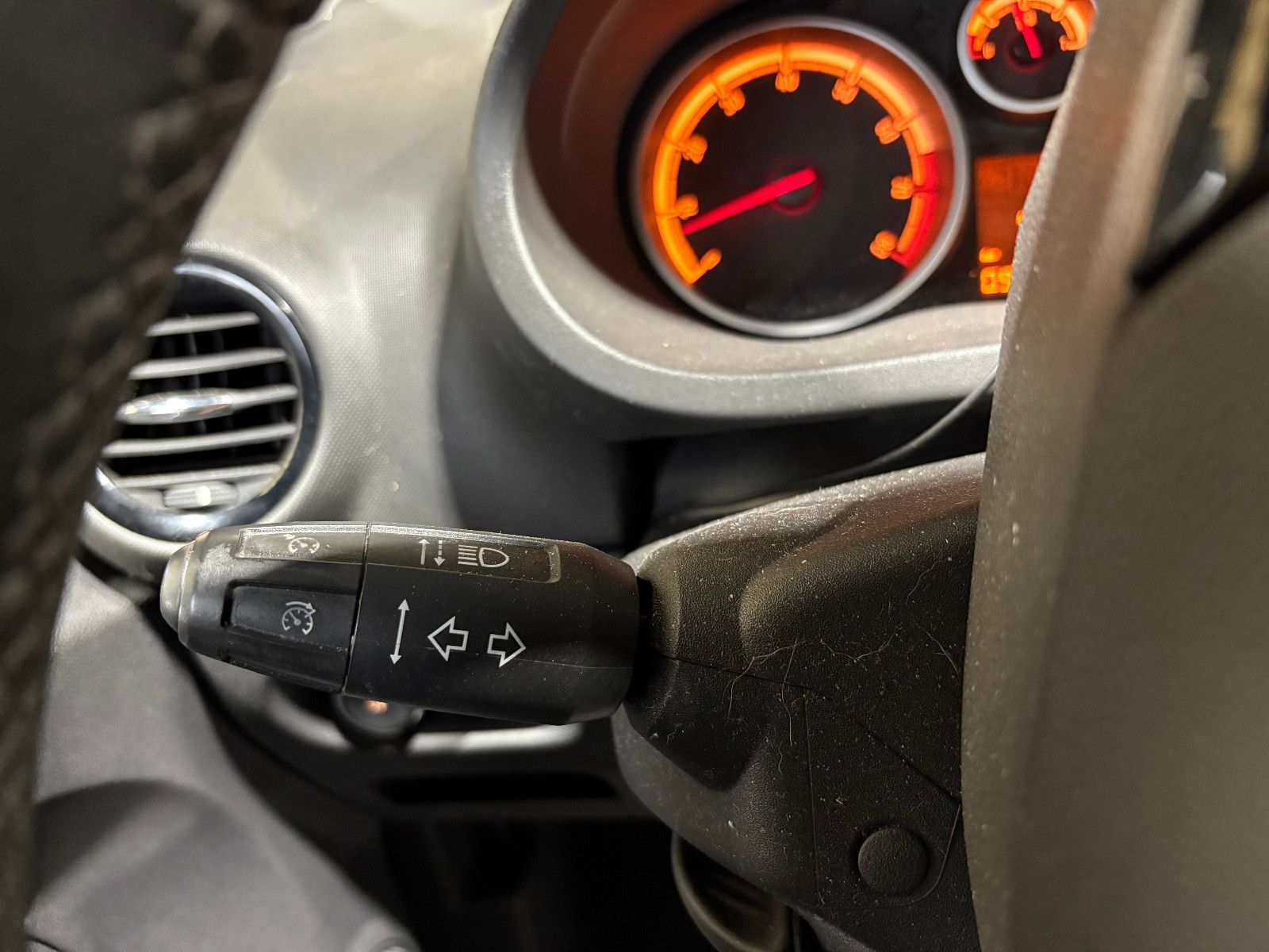 Fahrzeugabbildung Opel Corsa D Edition "111 Jahre"/8-FACH/KAMERA/KLIMA/
