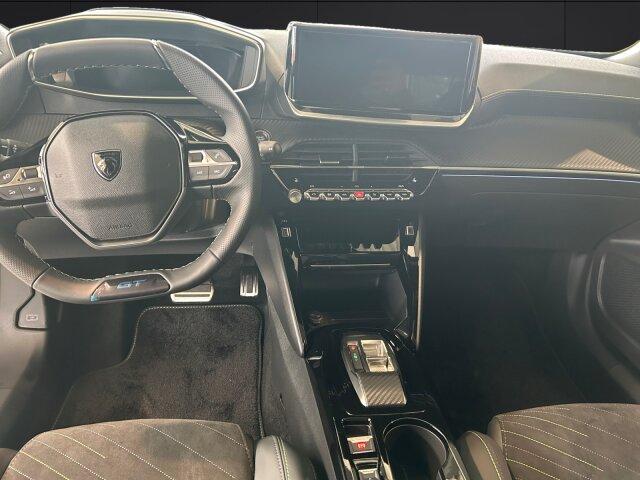 Peugeot 2008 GT Exclusive 145 +360°RFK+Panorama+NAV+GJR+