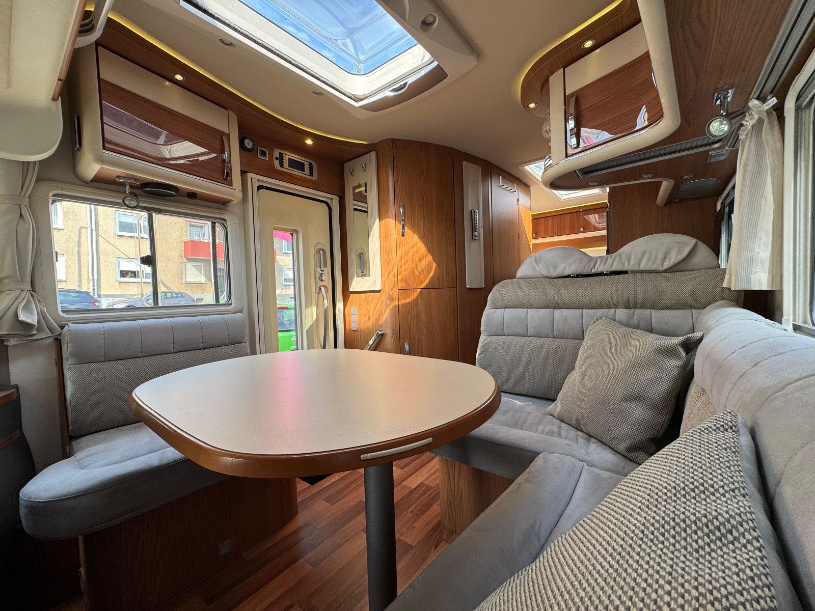 Fahrzeugabbildung HYMER / ERIBA / HYMERCAR B-Klasse SL 614 Star Edition 1. Hand
