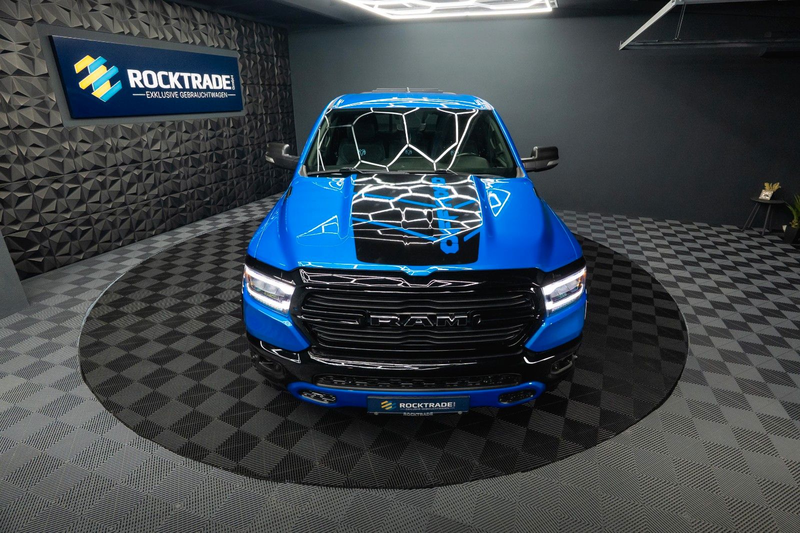 Fahrzeugabbildung Dodge RAM 5.7 V8 HEMI 4x4 OFFROAD Night-Paket *LED*