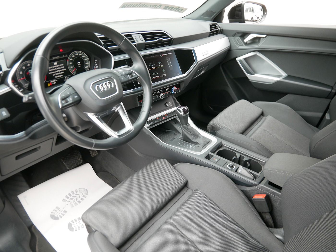 Fahrzeugabbildung Audi Q3 SB 1.5 TFSI S-Line NEU56T DSG NAVI SHZ LED AC