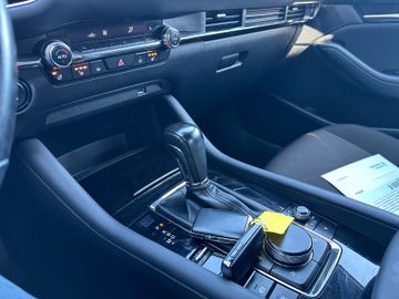 Bild 16 Mazda 3 Lim. *AUTOMATIC*SitzHz*NAVI*KAMERA*