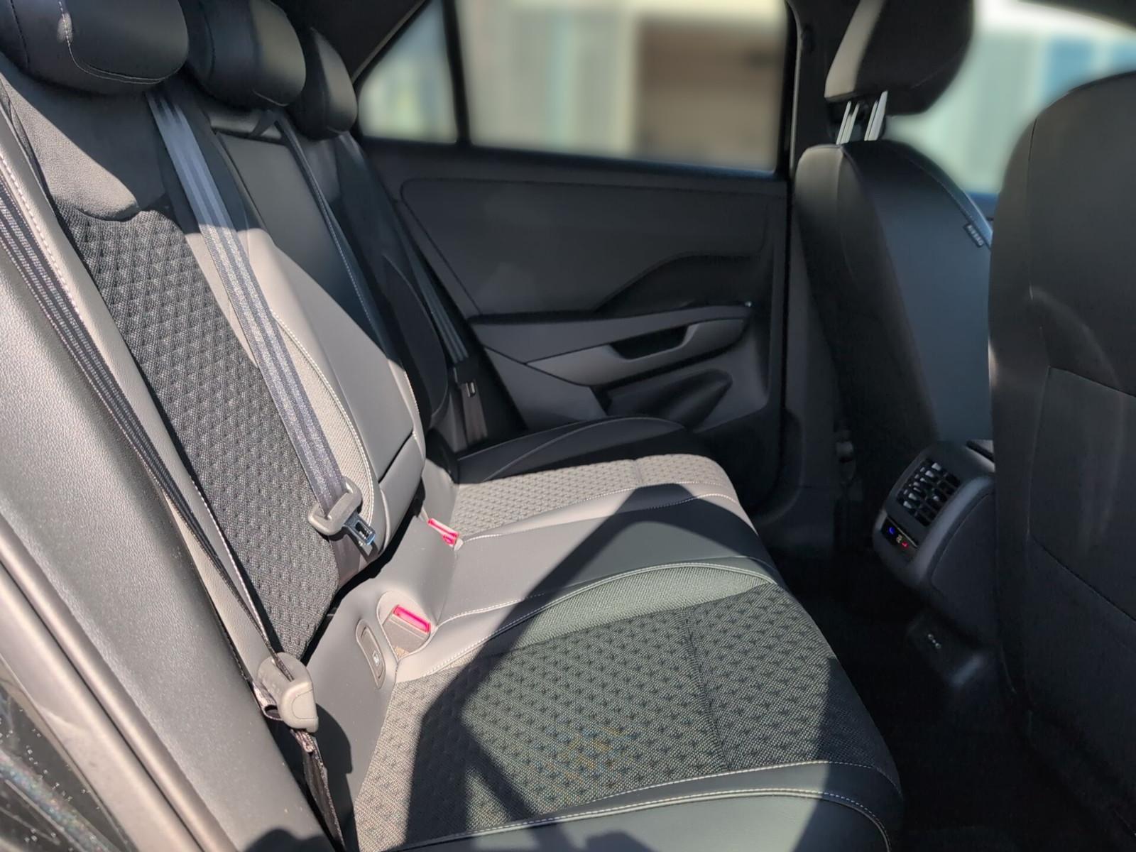Volkswagen T-Roc 1.5 eTSI R-Line+AHK+RFK+BLACKSTYLE+EASYOPE, миниатюра 19