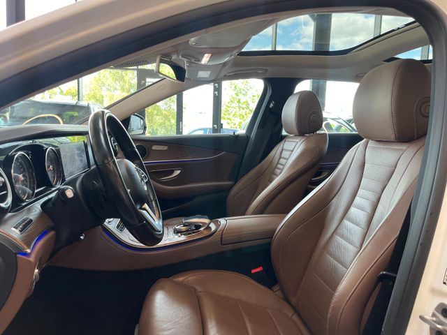Mercedes-Benz E 300 de Lim. Aut. Avantgarde *LED*LEDER*PANO*