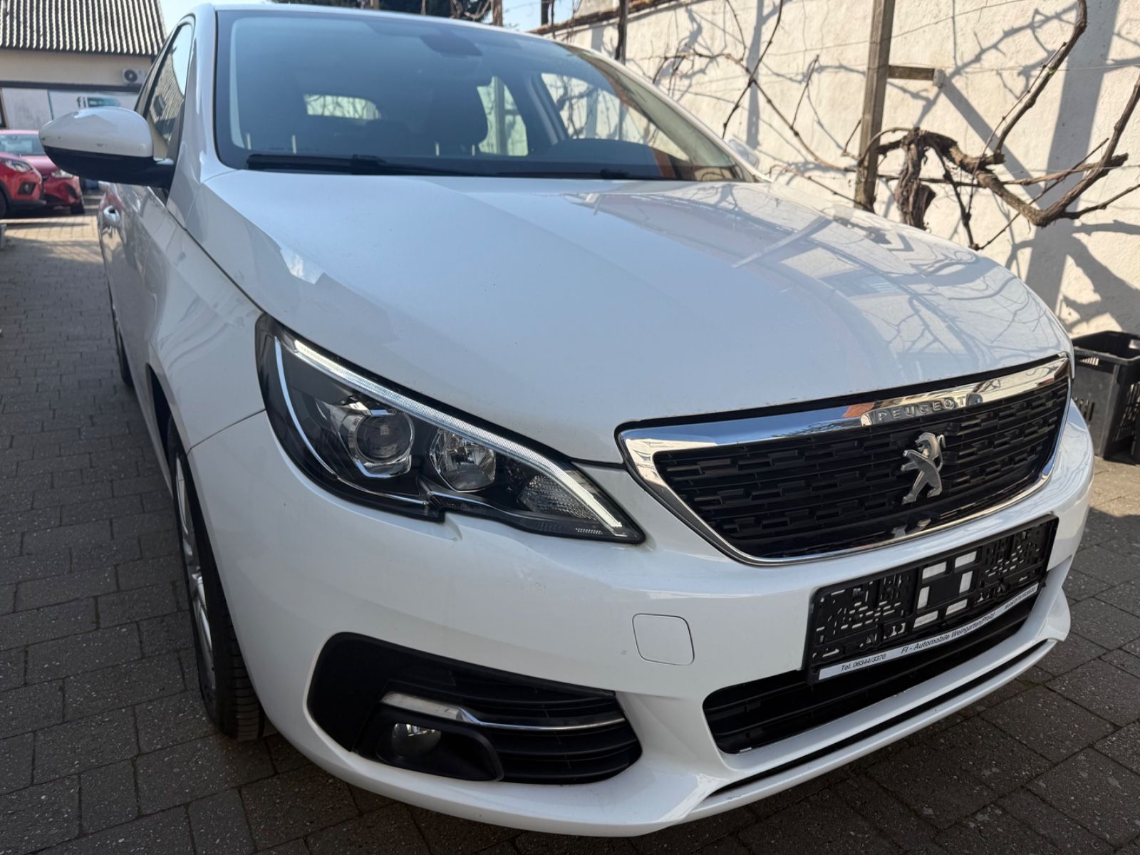 PEUGEOT 308