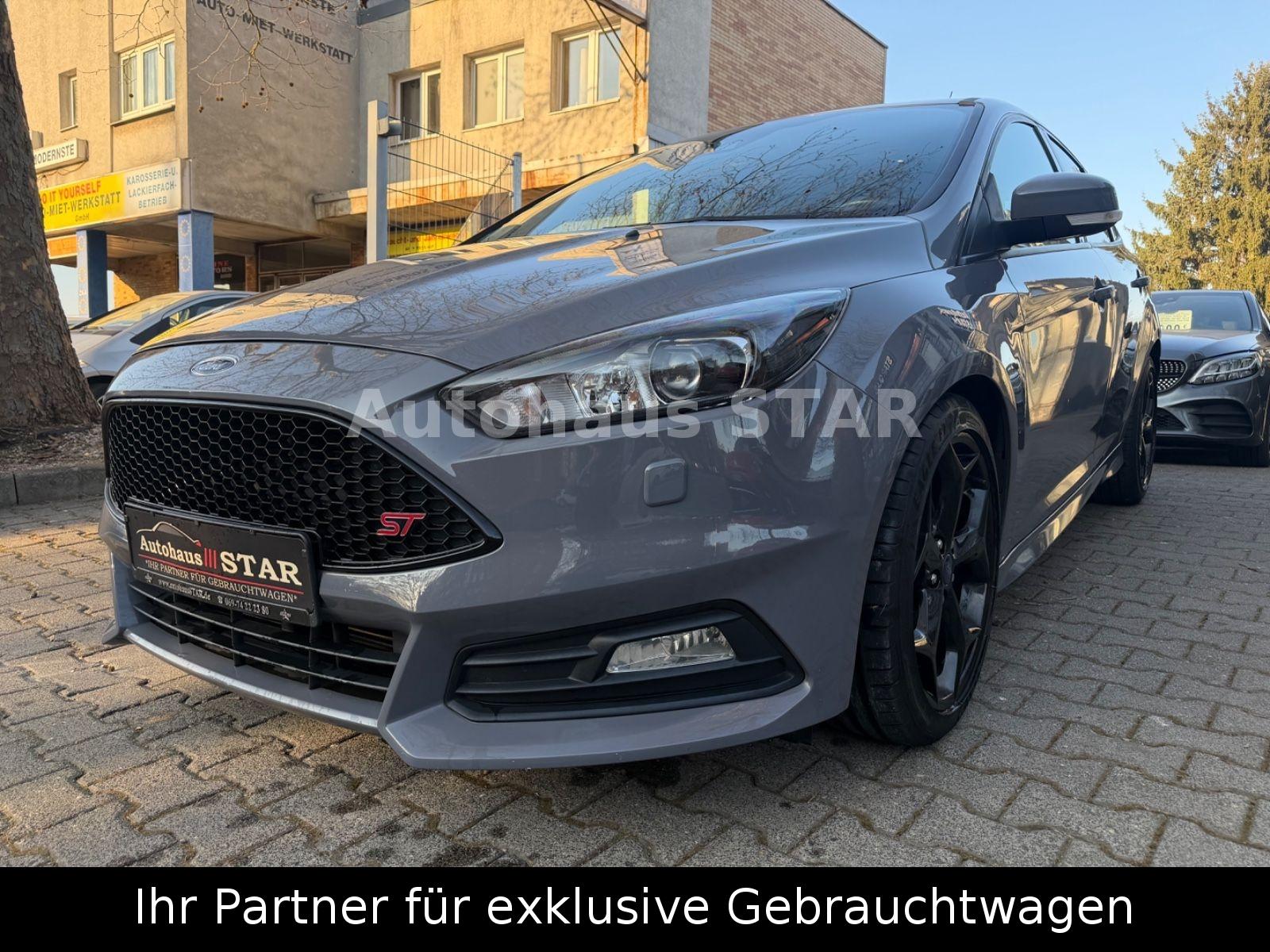 Ford Focus Lim. ST / KAMERA - LEDER - NAVI