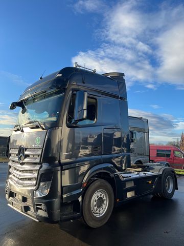 Mercedes-Benz Actros 1852 Bigspace Retarder ACC Xenon 2Tanks