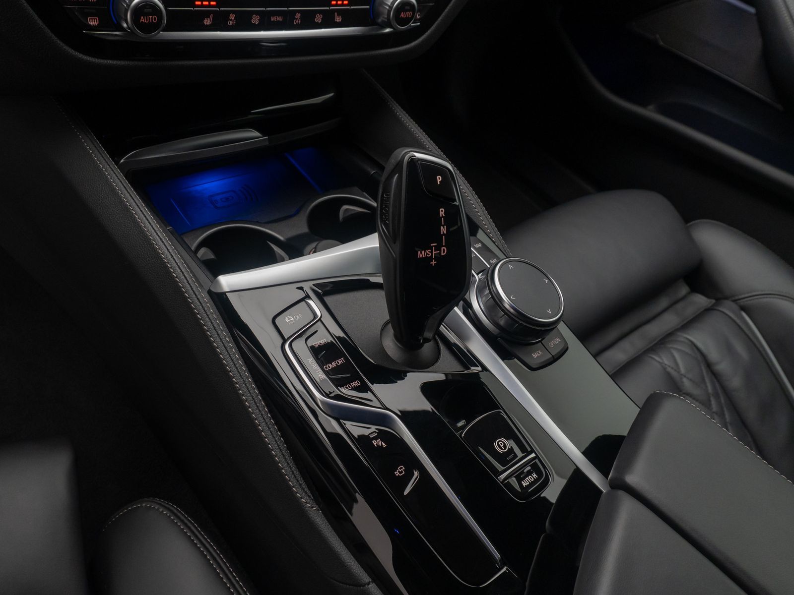 Fahrzeugabbildung BMW 530d xD MSport Individual 360&deg;H/K HUD DAB 20Zoll