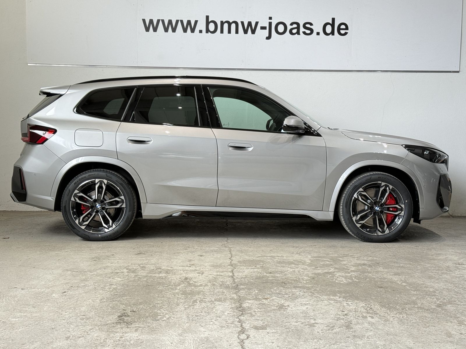 Fahrzeugabbildung BMW iX1 xDrive20 M Sportpaket | Komfortzugang | Pano