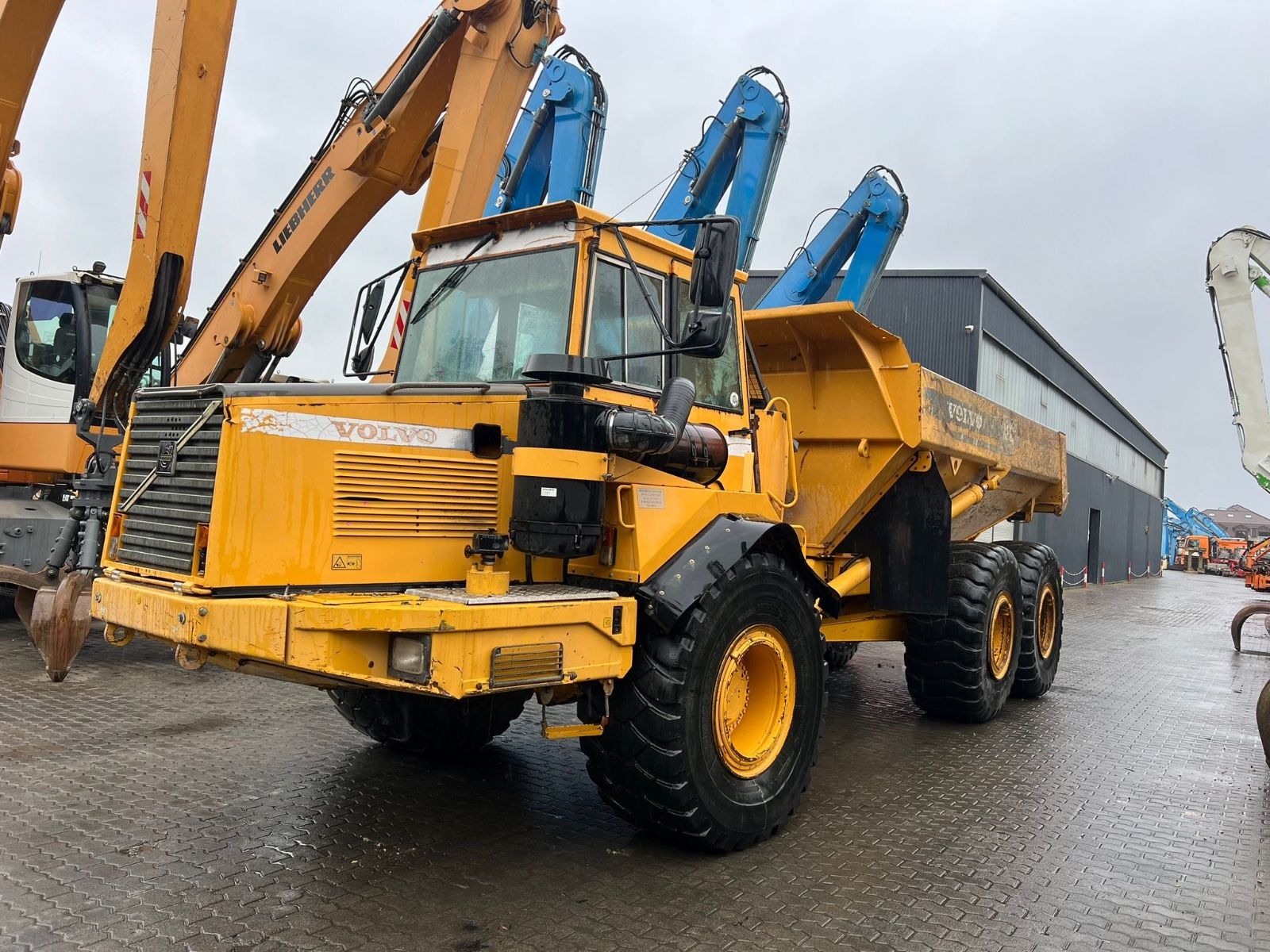 Fahrzeugabbildung Volvo A 25 C / Dumper /6x6 /