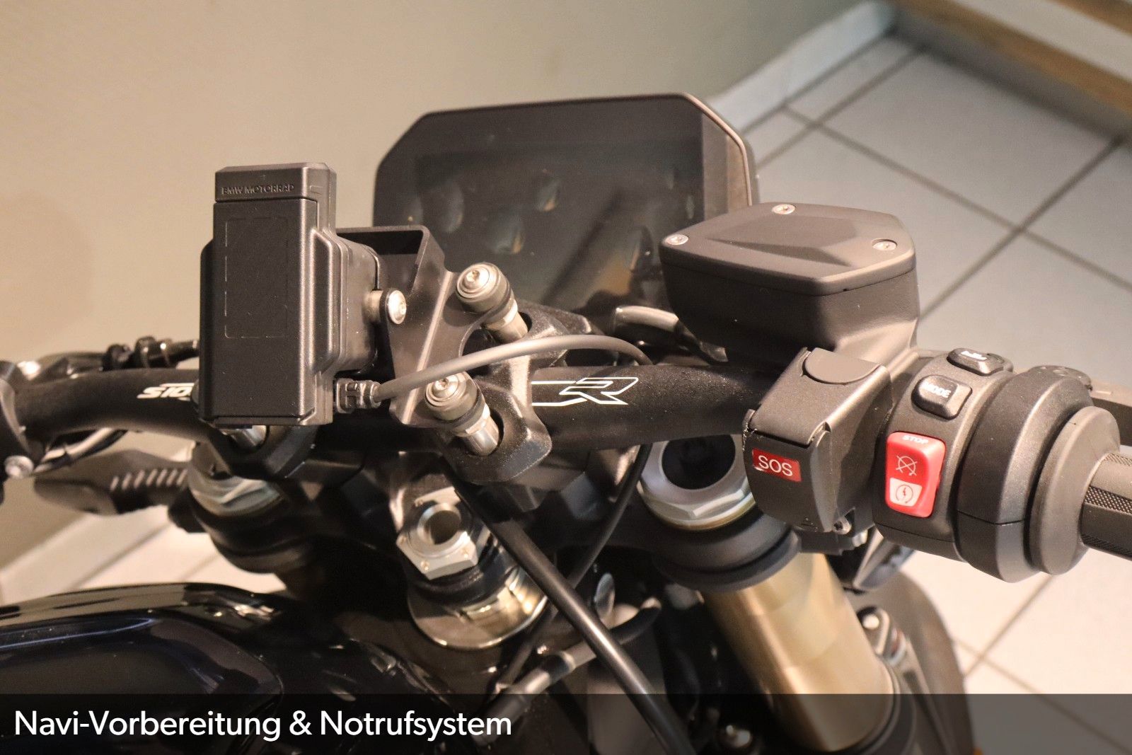 Fahrzeugabbildung BMW S 1000 R + Akrapovic