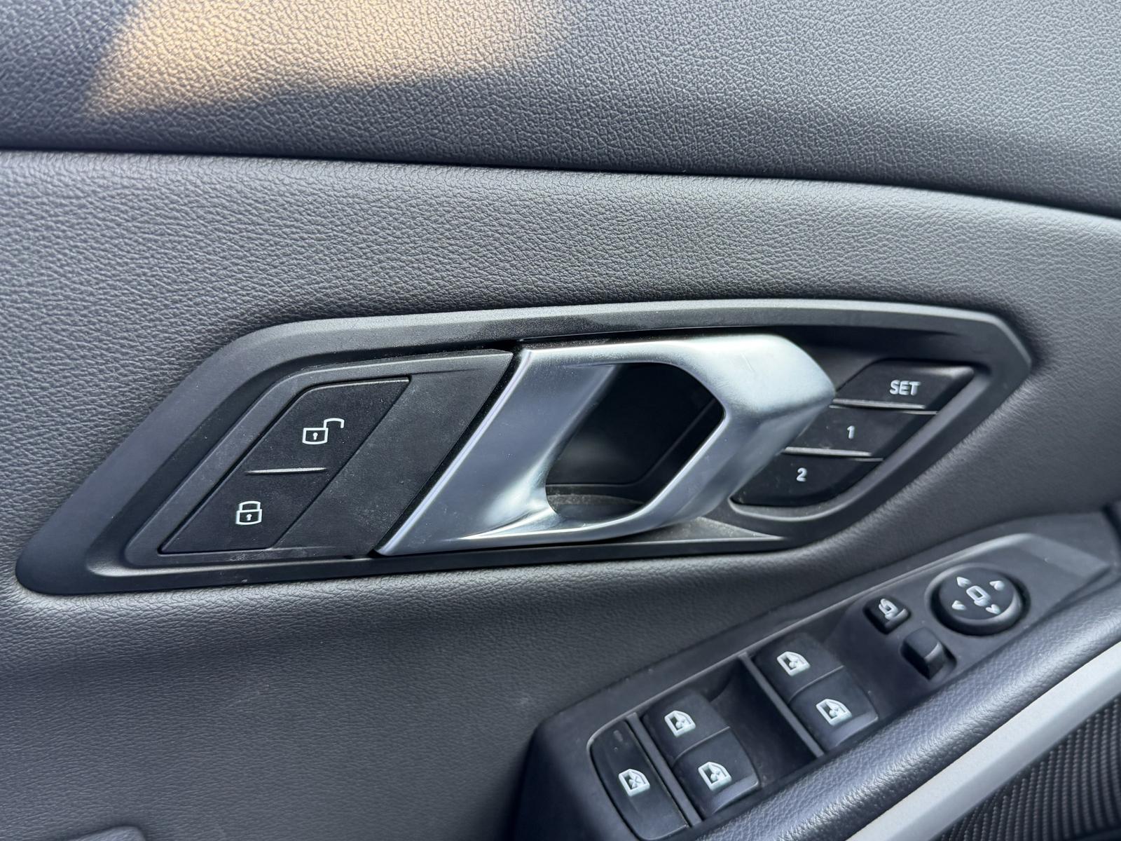 BMW 3 Series i Innovation LC+ Matrix HUD Memory Keyless, миниатюра 24