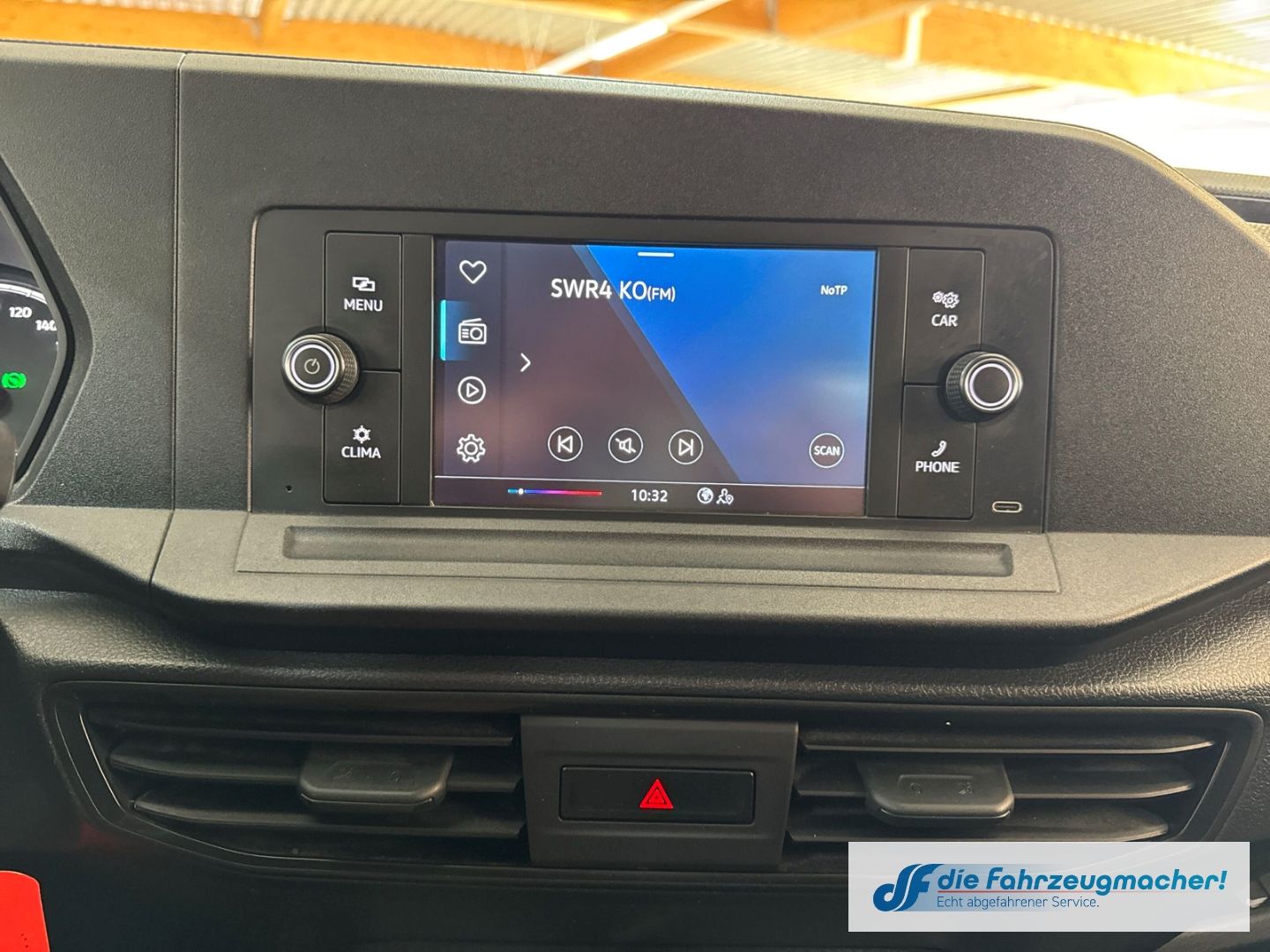Fahrzeugabbildung Volkswagen Caddy Cargo Maxi DSG AHK 25tkm Temp PDCv+h El. P