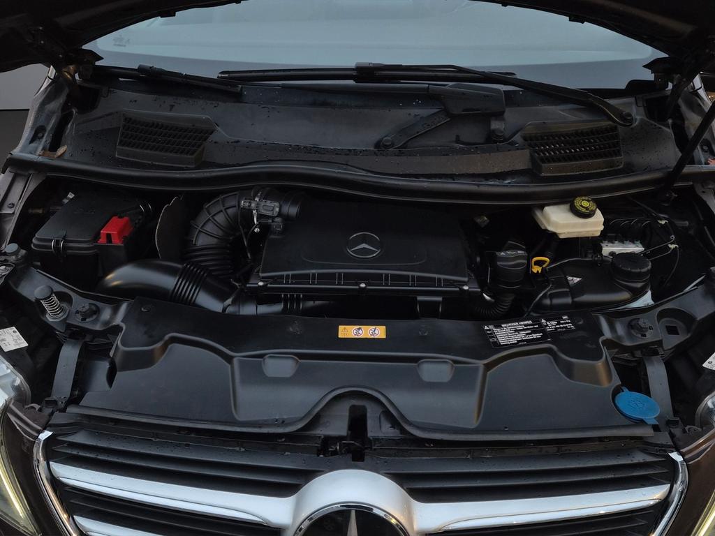 Mercedes-Benz V 250