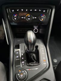 Volkswagen Tiguan - 3