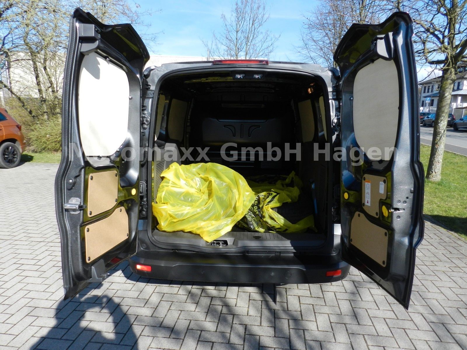 Fahrzeugabbildung Ford Transit Connect 230