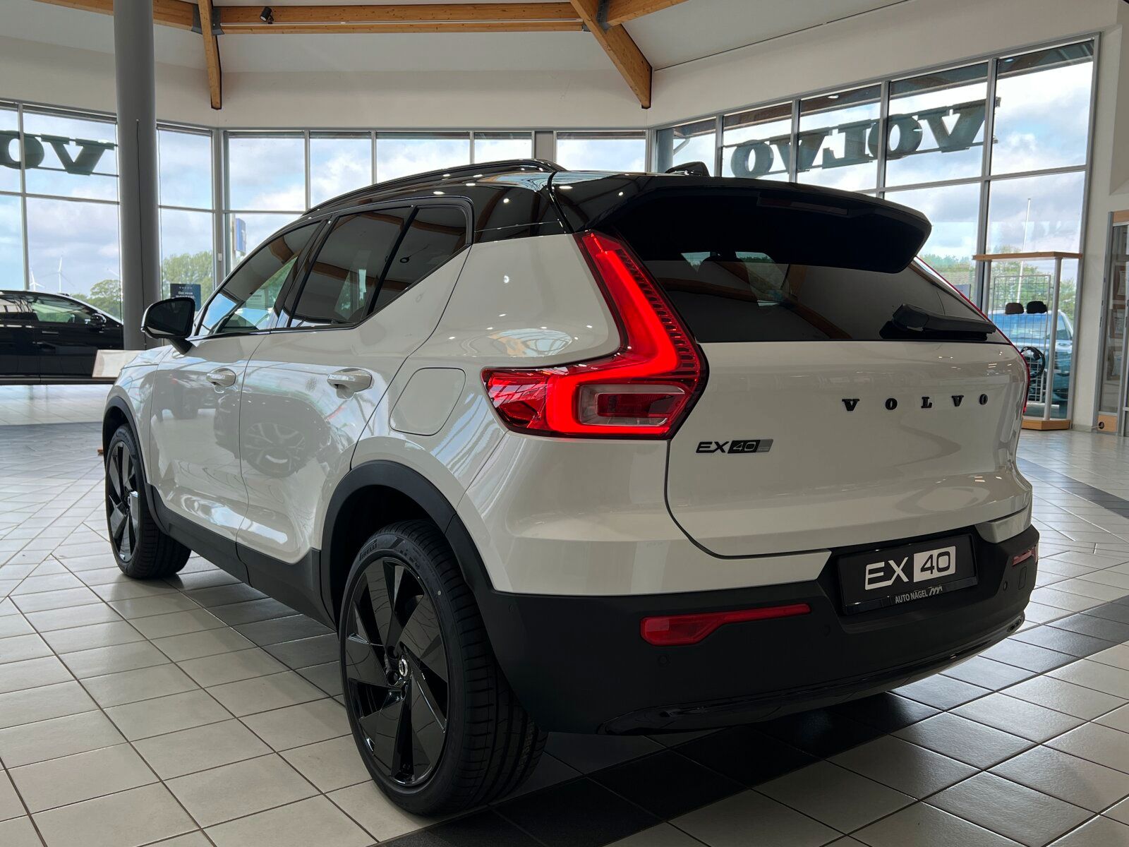 Volvo EX40 RWD Ultra Black Edition |PANO|ACC|LED|BLIZ| imagem 3