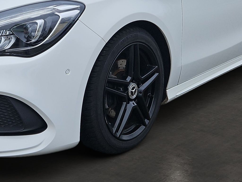 Fahrzeugabbildung Mercedes-Benz CLA 200 Coupé AMG Night Pano Sport LED Sound SHZ