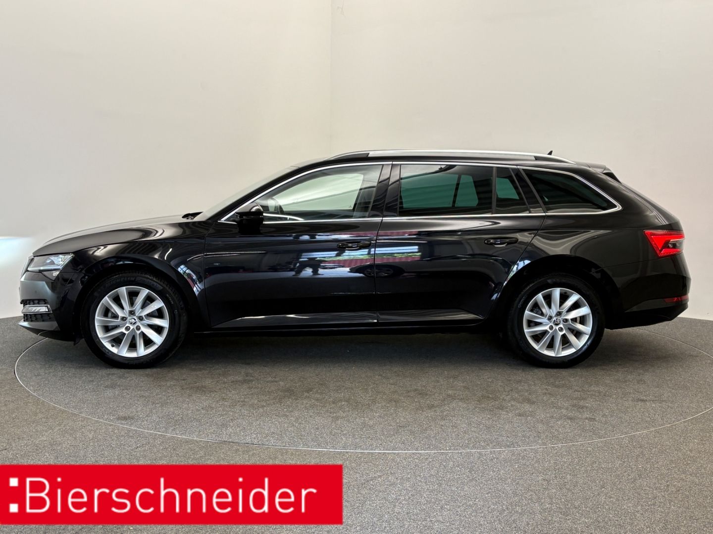 Skoda Superb Combi 2.0 TDI DSG Style MATRIX VIRTUAL AH foto 4