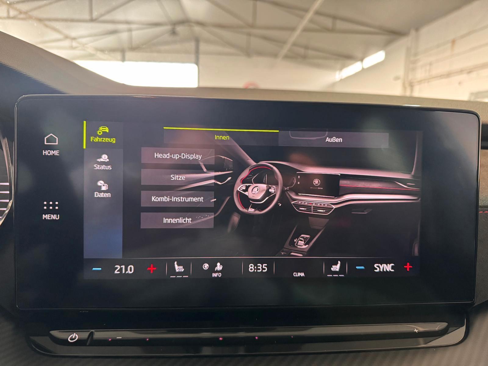 Skoda RS4x4 PANO/HUD/TOT/AHK/ShZ/WinP/MASS/ACC/XDS/HOD