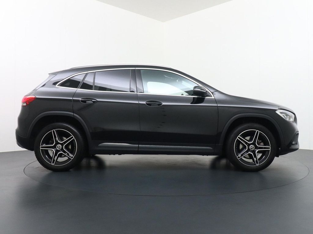 Mercedes-Benz GLA 200 Business Solution Luxury AMG Felgen MBUX