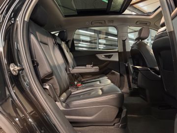 Audi Q7 - 7
