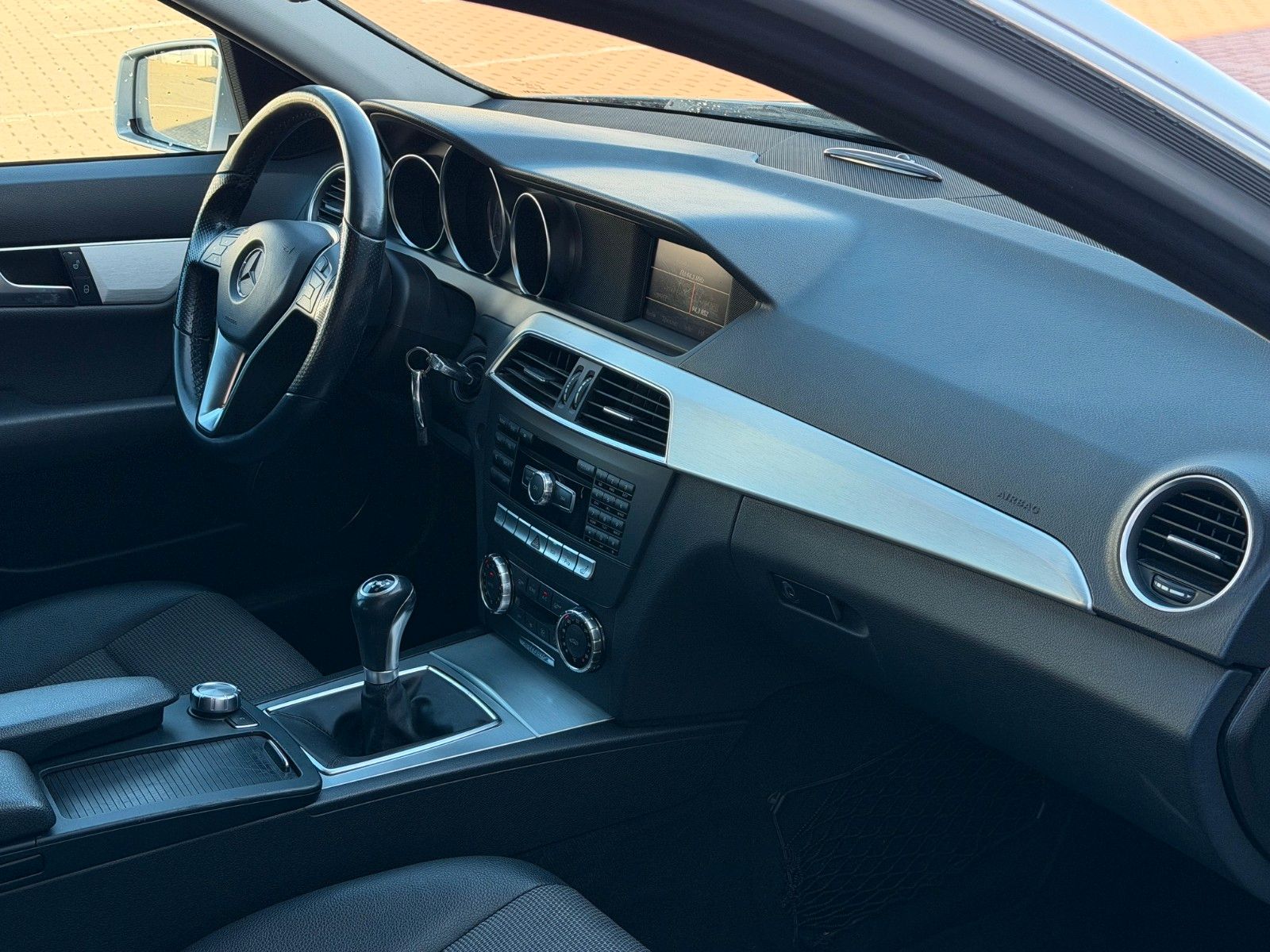 Fahrzeugabbildung Mercedes-Benz C180 CGI AVANTGARDE *Klima*Sitzhzg*AHK*PDC*USB*