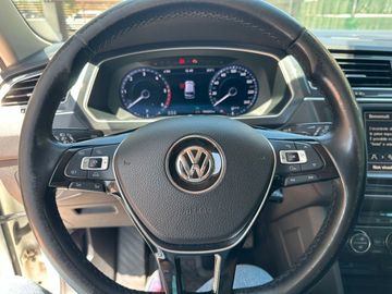 Volkswagen Tiguan - 10