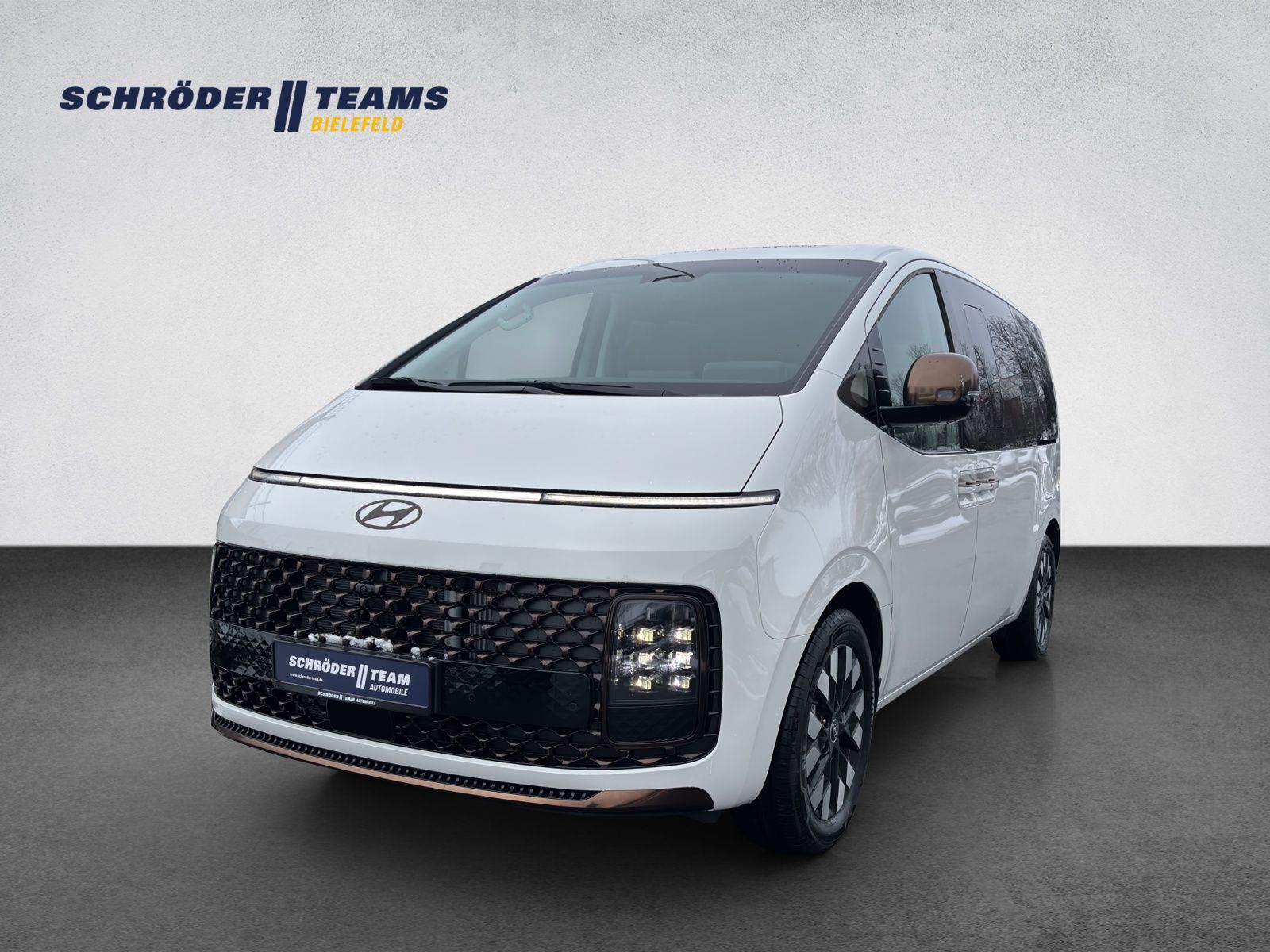Hyundai STARIA Hybrid 1.6 T-GDi Signature PANO/NSCC/BOSE