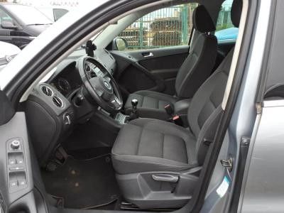Fahrzeugabbildung Volkswagen Tiguan Team AHK Ambiente-Paket GRA SHZ PDC