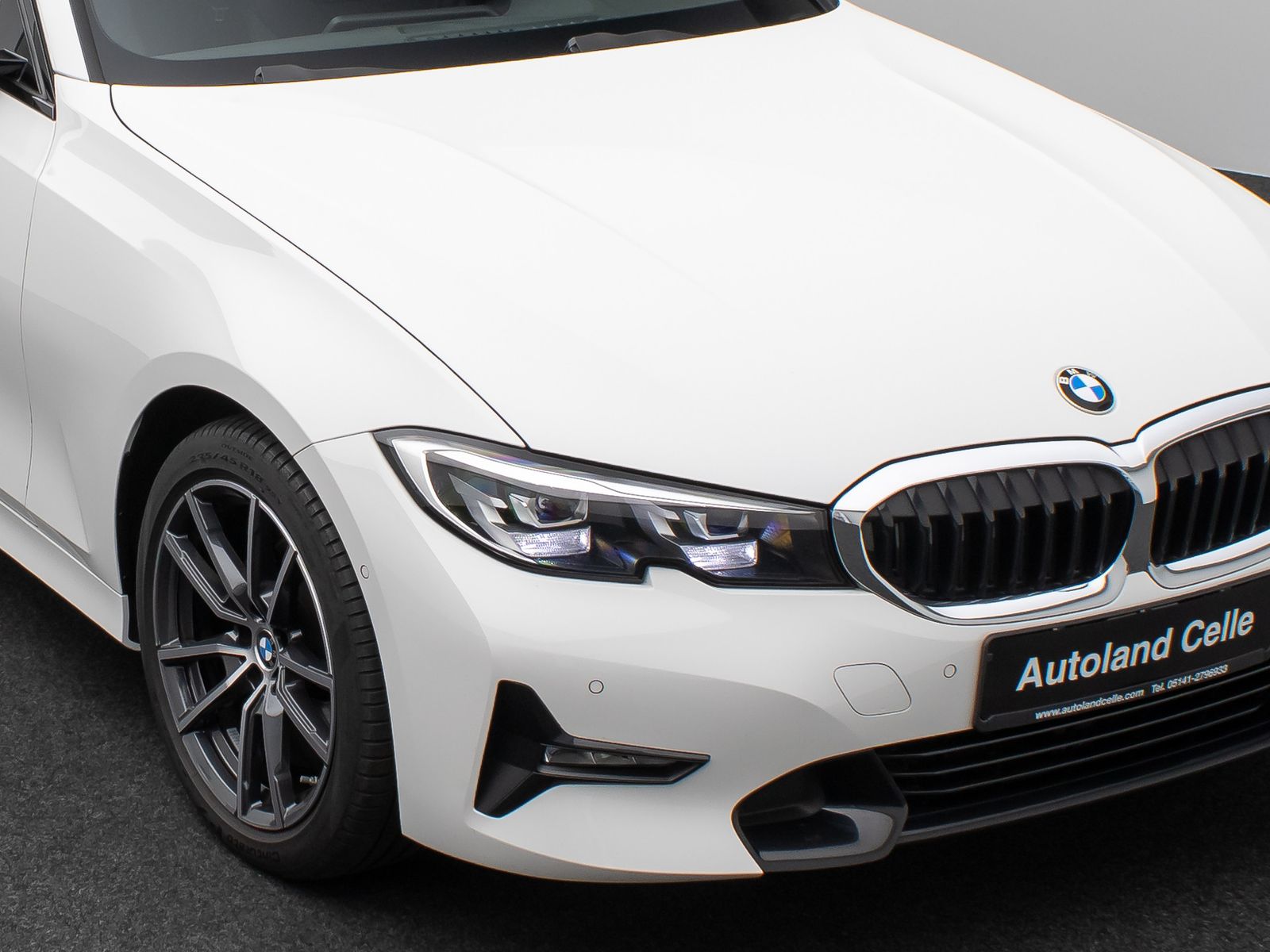 Fahrzeugabbildung BMW 320d Sport Line Kamera DAB HiFi DrivAssist Alarm