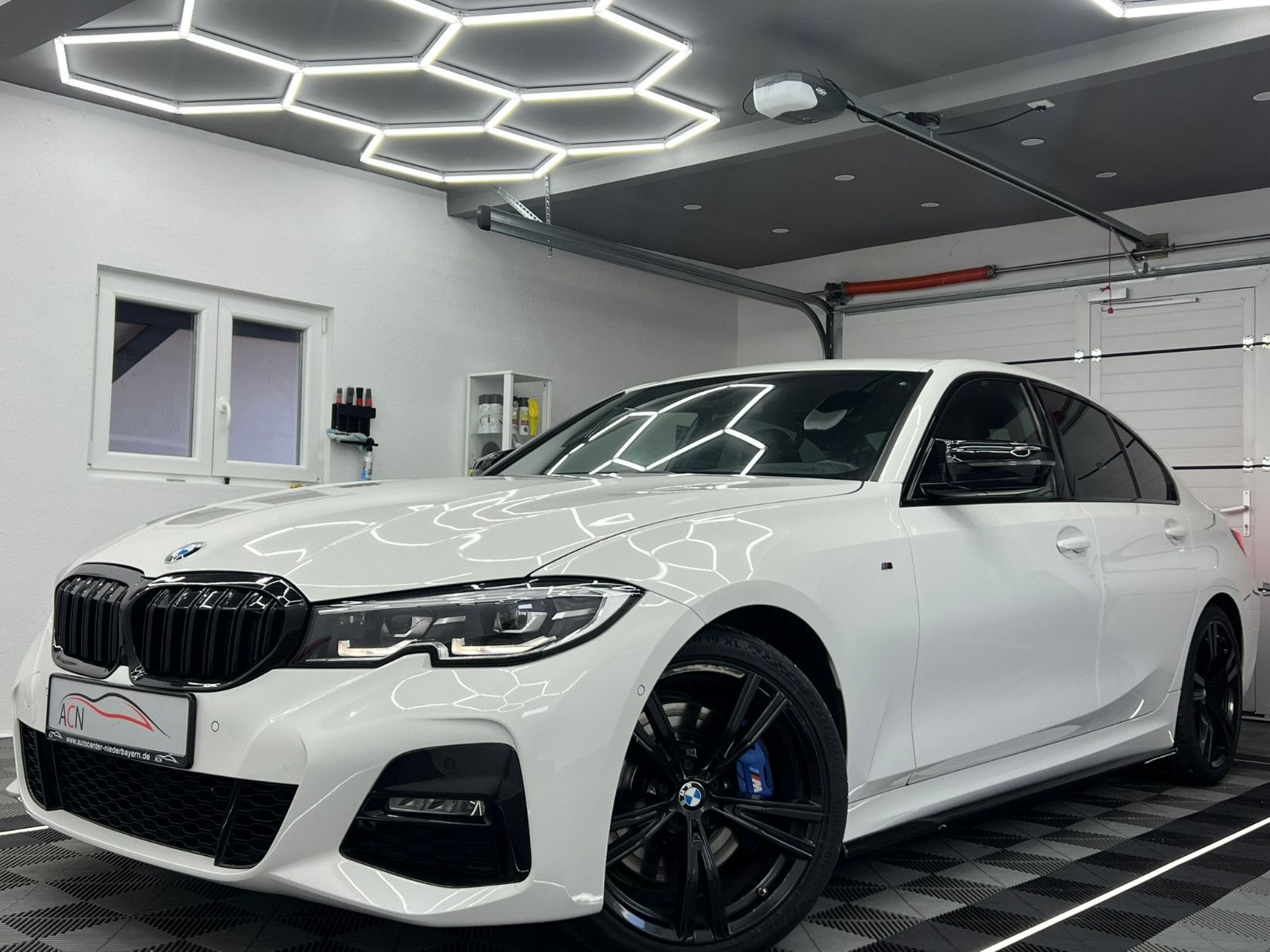 Fahrzeugabbildung BMW 330 i Lim M SPORT/LED/VRTL COCKPIT/19ZOLL/DE FZG