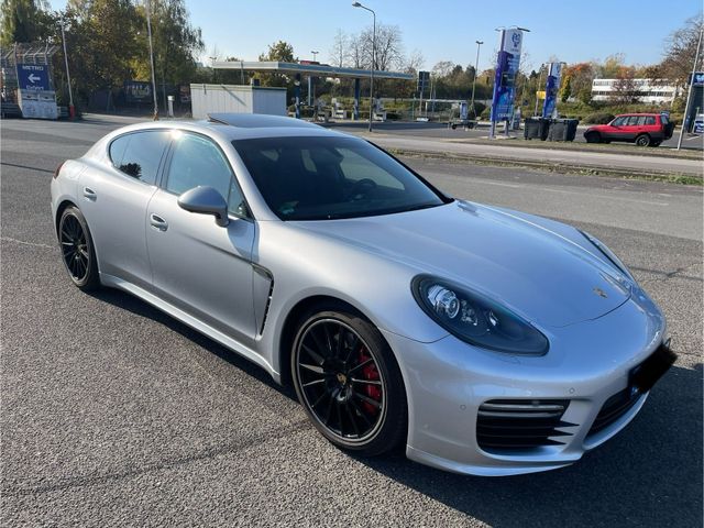 Porsche Panamera GTS Facelift Sammler