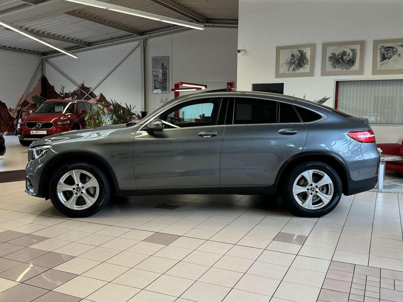 Fahrzeugabbildung Mercedes-Benz GLC 250 Coupe AMG/LED/Distronic/S-Dach/Memo/3...