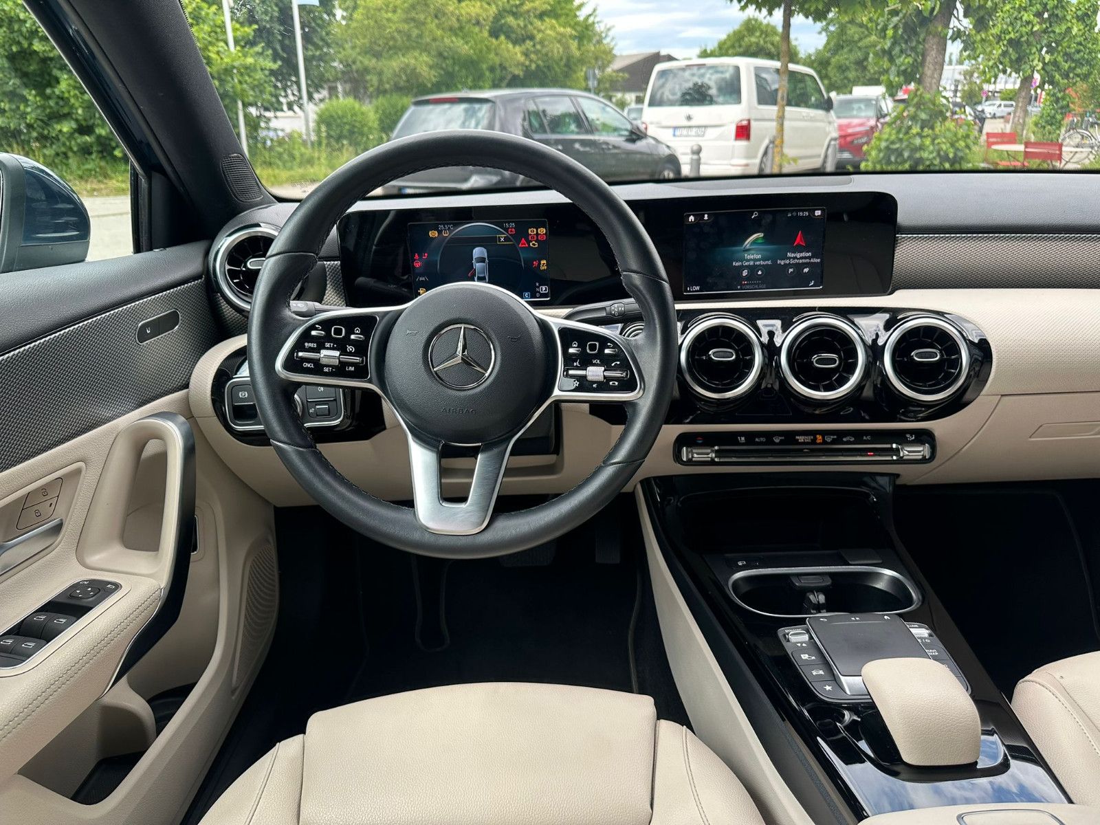 Fahrzeugabbildung Mercedes-Benz A 180 d Limousine *Progressive*NAVI*AHK*LEDER*