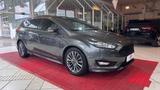 Ford Focus Turnier ST-Line SPORTPAKET+KLIMA+SHZ - mit Benzin-Antrieb: Grau, Kombi, Sportpaket