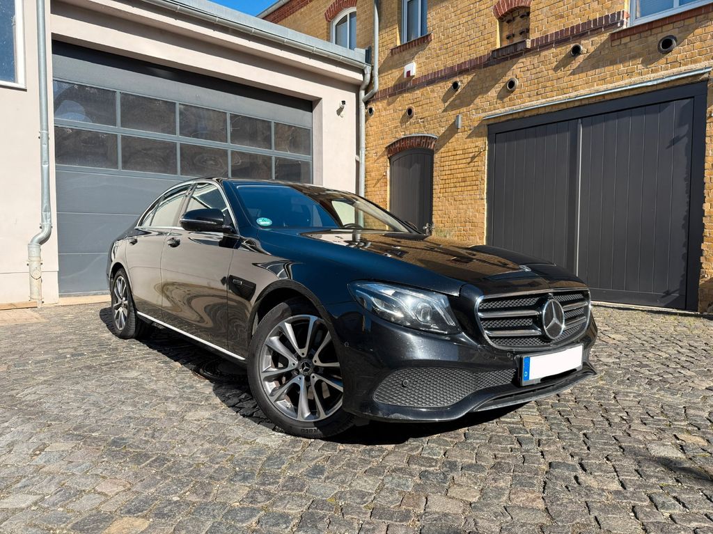 Image of Mercedes-Benz E 300