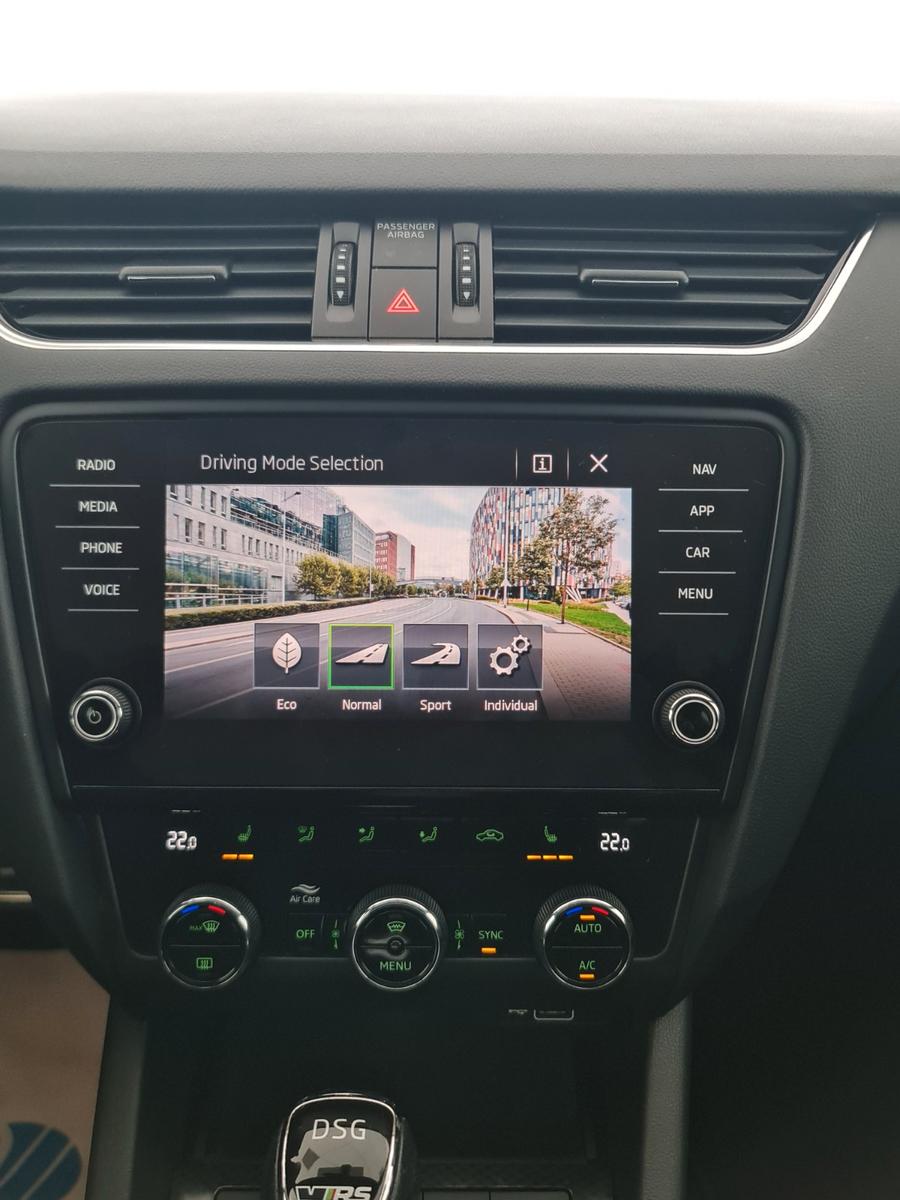 Skoda Octavia Combi RS, unfallfrei, Navi, Kamera, LED