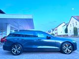 Volvo V60 R Design 2,0 Ltr AWD Navi LED Leder Kam. AHK - Volvo V60: Awd R Design