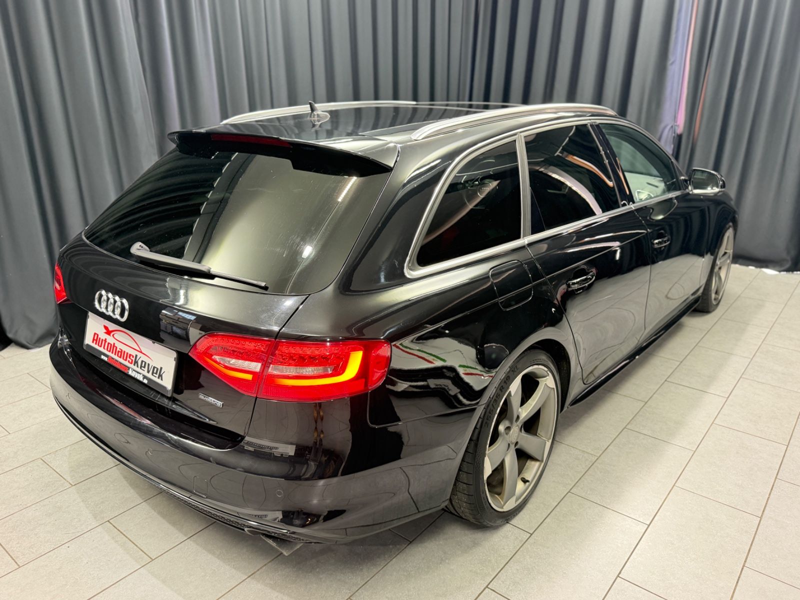 Fahrzeugabbildung Audi A4 Avant S line quattro|B&O|RS-SITZE|NAVI