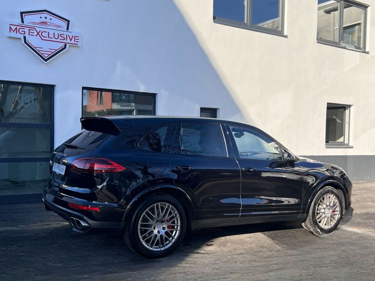 Fahrzeugabbildung Porsche Cayenne Turbo LED/Panorama/AHK/Kamera