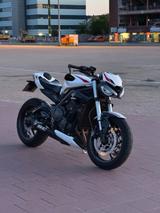 Triumph Street Triple S 660