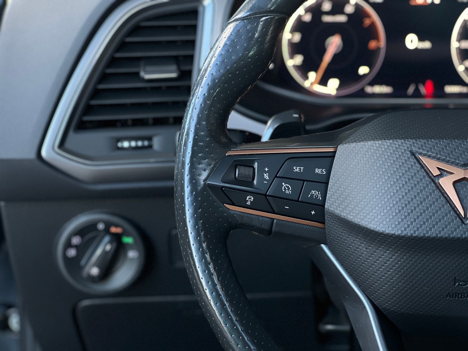 Fahrzeugabbildung CUPRA ATECA Limited Edition MY21 4Drive PANO NAV LEDER